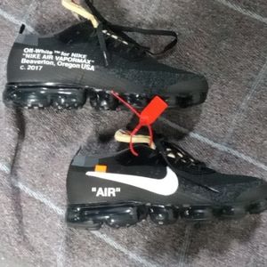 Off white vapor max